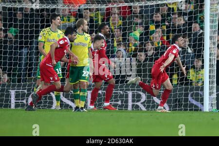 Jack Robinson, de Nottingham Forest, célèbre le deuxième but de son côté lors du match du championnat Sky Bet à Carrow Road Norwich. Banque D'Images