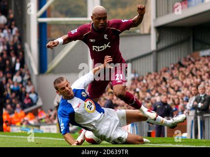 David Bentley de Blackburn Rovers et El-Hadji Diouf de Bolton Wanderers. Banque D'Images