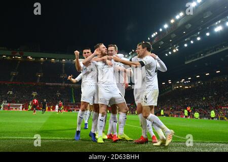 Ashley Barnes de Burnley célèbre le premier but de son côté le jeu avec des coéquipiers Banque D'Images