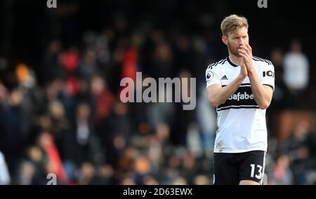 Tim de Fulham applaudit les fans après le coup de sifflet final Banque D'Images