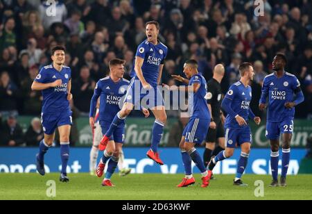 Jonny Evans, de Leicester City, fête ses points à faire il 1-1 Banque D'Images