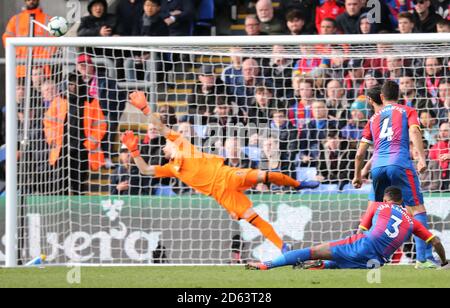 Anthony Knockaert de Brighton et Hove Albion (non représenté) marque le deuxième but de son côté du jeu Banque D'Images