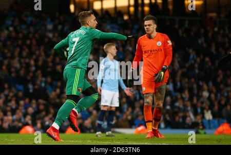 Gerard Deulofeu de Watford célèbre le premier but de son côté le jeu Banque D'Images