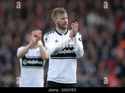 Tim de Fulham applaudit les fans après le match Banque D'Images