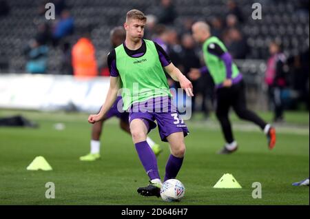 Nathan Collins de Stoke City se réchauffe avant le match Banque D'Images