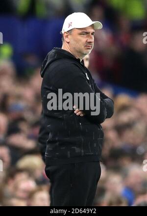 Slavia Prague Manager Jindrich Trisovsky montres action de match de la ligne tactile Banque D'Images