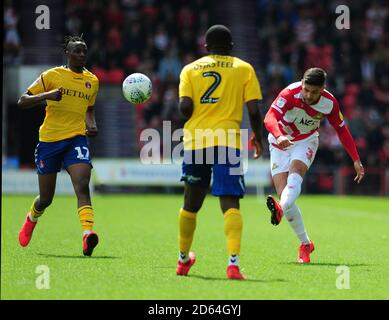 Danny Andrew de Doncaster Rovers prend une photo Banque D'Images