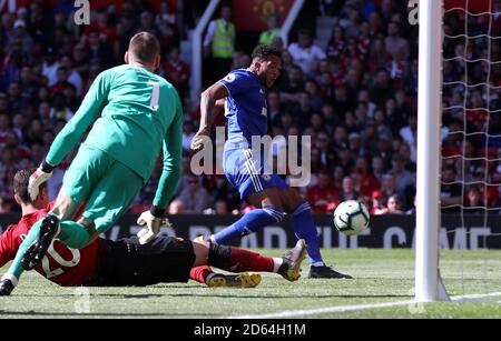 Nathaniel Mendez-Laing de Cardiff marque le deuxième but de son camp le jeu Banque D'Images