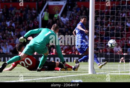 Nathaniel Mendez-Laing de Cardiff marque le deuxième but de son camp le jeu Banque D'Images