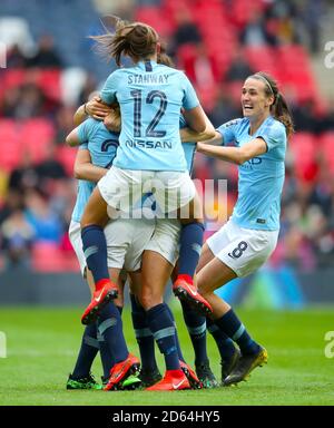 Keira Walsh, de Manchester City, célèbre le premier but de son camp Du match avec Georgia Stanway de Manchester City Banque D'Images