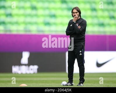 Reynald Pedros, le Manager de Lyon, lors d'une session d'entraînement avant la finale de la Ligue des champions des femmes de l'UEFA à l'arène Groupama, Budapest Banque D'Images