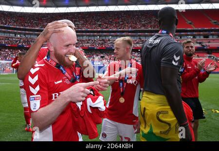 Jonathan Williams, de Charlton Athletic, célèbre après le coup de sifflet final Banque D'Images