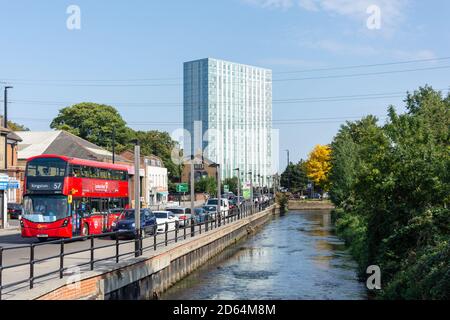 Immeuble d'appartements Britannia point, Merton High Street, colliers Wood, London Borough of Merton, Greater London, Angleterre, Royaume-Uni Banque D'Images