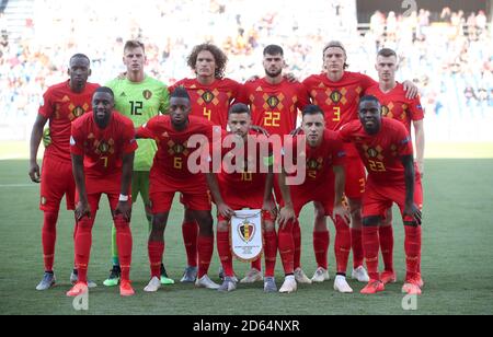 Groupe d'équipe belge : (gauche-droite) Front Row - Isaac Mbenza, Samuel Bastien, Siebe Schrijvers, Dion Cools et Orel Mangala. Rangée arrière - Dodi Lukebakio, Ortwin de Wolf, Wout Faes, Elias Cobbaut, Sebastiaan Bornauw et Bryan Heynen Banque D'Images