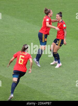 Jennifer Hermoso (à droite), en Espagne, célèbre son premier but du match avec des coéquipiers Banque D'Images