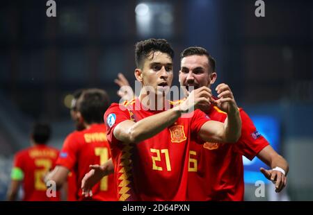 Espagne Marc Roca (à gauche) de 21 ans célèbre le premier but de son côté du jeu avec le coéquipier Espagne U21 Fabian Ruiz Banque D'Images