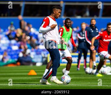 Tirese Campbell de Stoke City se réchauffe avant le match lors du championnat Sky Bet au stade des billions de trophées de St Andrew Banque D'Images