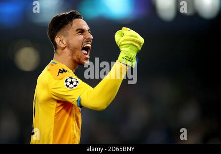 Alex Meret, gardien de but de Naples, célèbre après que Fernando Llorente, coéquipier, a obtenu le deuxième but du jeu de son côté Banque D'Images