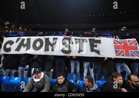 Les fans dans les tribunes peuvent tenir une bannière de l'hôtel s'mon Ste Banque D'Images