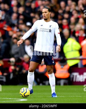 Virgile van Dijk de Liverpool en action Banque D'Images