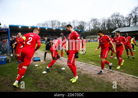 Les joueurs d'Ebbsfleet se chauffent rapidement avant le match de la Ligue Premier de la conférence de Vanarama au Shay Banque D'Images