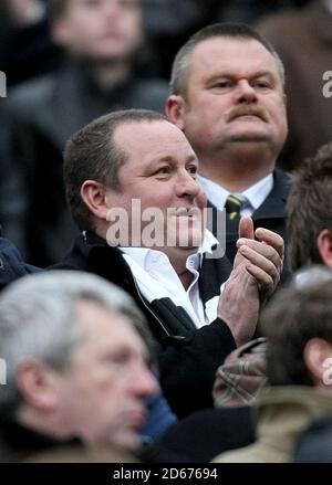 Le propriétaire de Newcastle United Mike Ashley dans les stands Banque D'Images