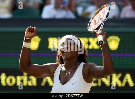 Serena Williams, aux États-Unis, célèbre la victoire contre Victoria Azarenka, en Biélorussie Banque D'Images