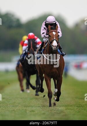 Le jockey Graham Gibbons sur Hoof IT (à droite) remporte le Ralph Raper Memorial Handicap The during Day Three du Dante Festival 2010, à l'hippodrome de York Banque D'Images