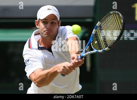 Andy Roddick des États-Unis en action contre Michael Llodra de France Banque D'Images