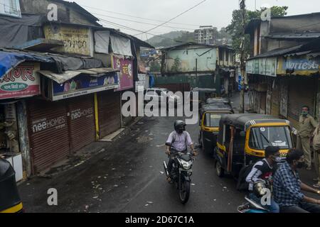 MUMBAI, INDE - 30 septembre 2020 : rue Bhandup Mumbai India à coronavirus Banque D'Images