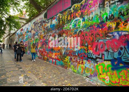 Mur Lennon à Prague, Tchéquie Banque D'Images