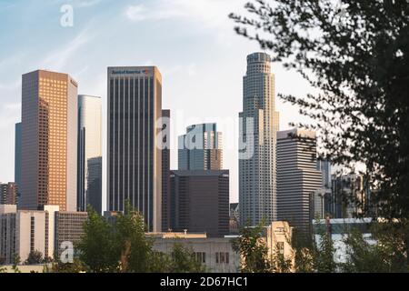 Vue sur les gratte-ciels du centre-ville de Los Angeles depuis Parc naturel Vista Hermosa Banque D'Images