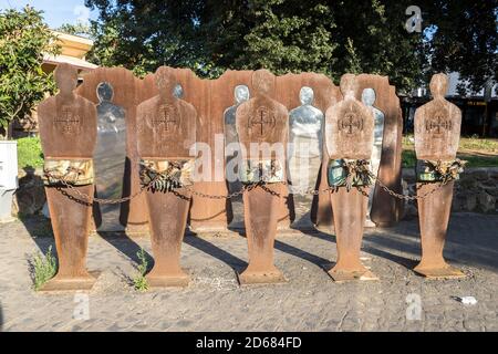 Monument antifasciste 'Tutti potenziali bersagli' (toutes cibles potentielles) dédié aux victimes du nazisme et du racisme à piazzale Ostiense - Rome, Italie Banque D'Images