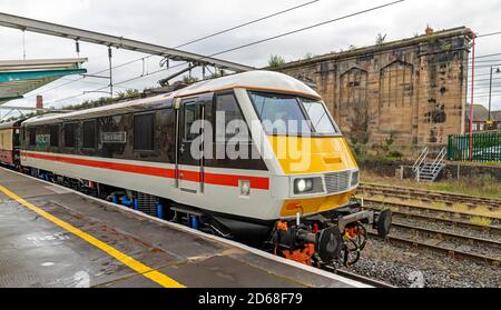 Classe 90, locomotive électrique Intercity 'Royal Scot' à la station Carlisle Banque D'Images