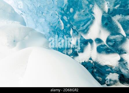 Grotte de glace dans le glacier Breidamerkurjoekull dans le parc national de Vatnajoekull. europe, Europe du Nord, islande, février Banque D'Images