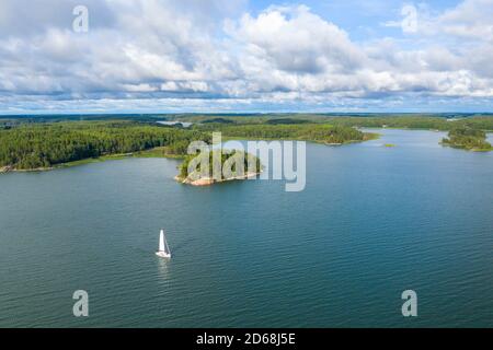 Vue aérienne de la région du sud-ouest de la Finlande où il y a des milliers d'îles, au croisement du golfe de Finlande et du golfe de Bothnia. S Banque D'Images