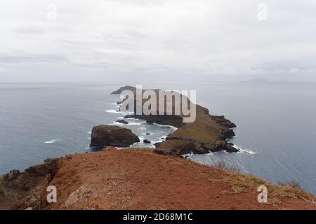 Sentier de randonnée sur Ponta de Sao Lourenco le long de la côte De Madère Banque D'Images