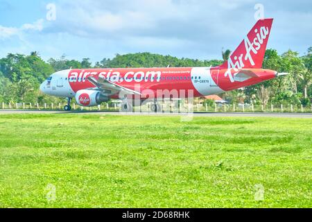 Boracay, Philippines - 31 janvier 2020 : un AIRBUS A320-200 portant le numéro de queue RPC 8979 PHILIPPINES AIRASIA se prépare à partir de Banque D'Images