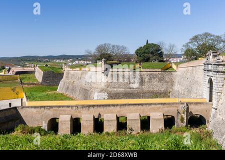 Bastions surveillant les Portas de Olivenca. Fort Santa Luzia, la plus grande fortification préservée du XVIIe siècle dans le monde. Elvas dans l'alent Banque D'Images