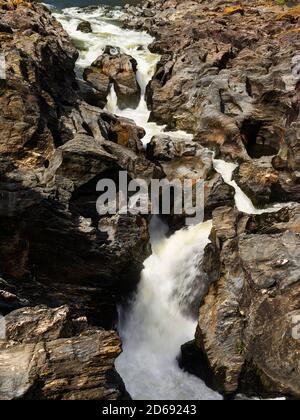 Cascade Pulo do Lobo. Paysage près de Mertola dans la réserve naturelle Parque Natural do Vale do Guadiana dans l'Europe de l'Alentejo, dans le sud de l'Europe, Po Banque D'Images