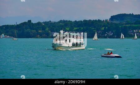 Überlingen, Bade-Wurtemberg, Allemagne - 07/14/2018: Navire à passagers MS Milan exploité par Schifffahrtsbetrieb tenu sur le lac de Constance. Banque D'Images