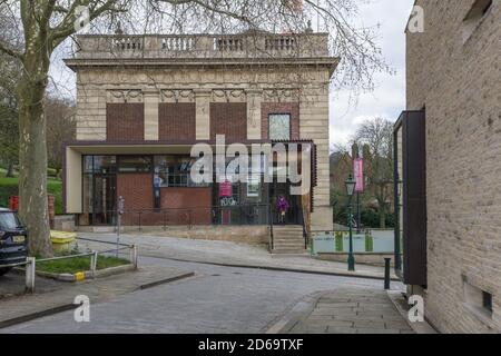 The Usher Gallery, Lincoln, Royaume-Uni ; désormais jumelé avec le City and County Museum pour former la collection. Banque D'Images