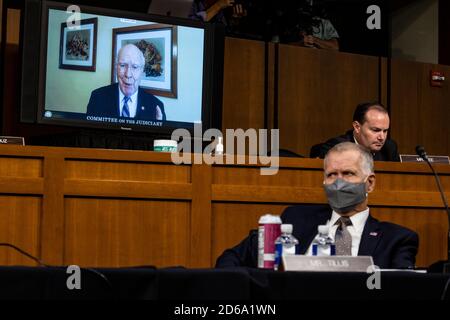 Washington, DC, États-Unis. 15 octobre 2020. WASHINGTON, DC - 15 OCTOBRE : le sénateur Patrick Leahy (D-VT) fait une déclaration devant la Commission judiciaire du Sénat le quatrième jour de l'audience de confirmation de la juge Amy Coney Barrett, nommée à la Cour suprême, à Capitol Hill, le 15 octobre 2020 à Washington. Barrett a été nommé par le président Donald Trump pour combler le poste vacant laissé par la juge Ruth Bader Ginsburg qui est décédée en septembre. (Photo par Samuel Corum/Pool/Sipa USA) crédit: SIPA USA/Alay Live News Banque D'Images