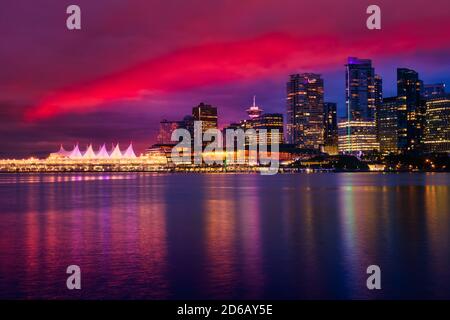 Vue sur Coal Harbour dans le centre-ville de Vancouver Banque D'Images