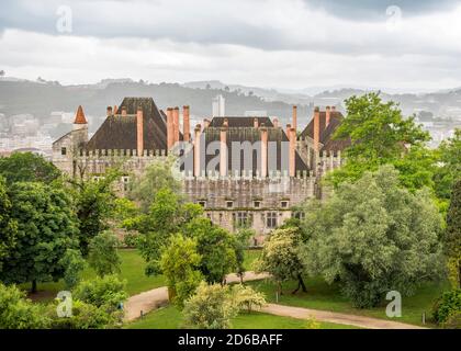 Vue sur le Palais des Ducs de Braganza à Guimaraes, Portugal, construit au XVe siècle Banque D'Images