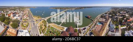 Vue aérienne du pont des Lions sur la rivière Matanzas à St. Augustine, Floride, États-Unis. Banque D'Images