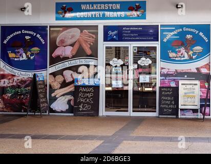 Walkerston, Queensland, Australie - février 2020 : une boucherie locale dans un complexe de supermarchés Banque D'Images