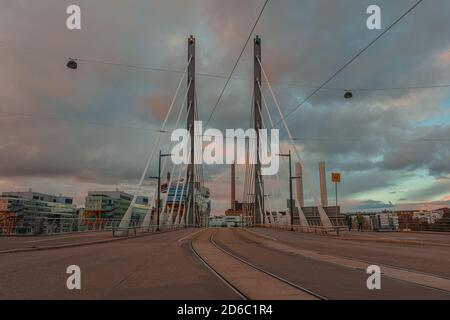 Helsinki, Uusimaa, Finlande 13 octobre 2020 Pont vers l'île. Photo de haute qualité Banque D'Images