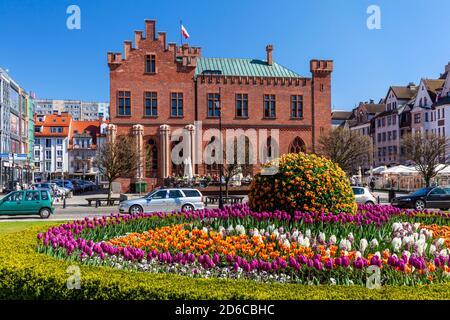 Hôtel de ville historique dans le centre de Kolobrzeg, Voïvodeship de Poméranie occidentale, Pologne Banque D'Images