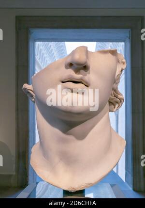 Colossal Marble Head of Youth, 2nd Century BC, Metropolitan Museum of Art, Manhattan, New York City, États-Unis, Amérique du Nord Banque D'Images